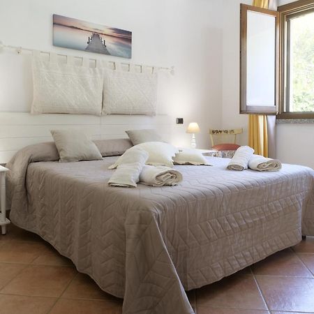 B&B La Vela Chia Buitenkant foto