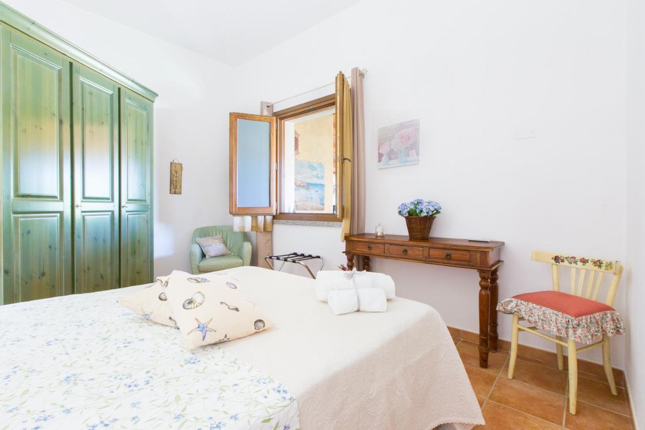 B&B La Vela Chia Buitenkant foto