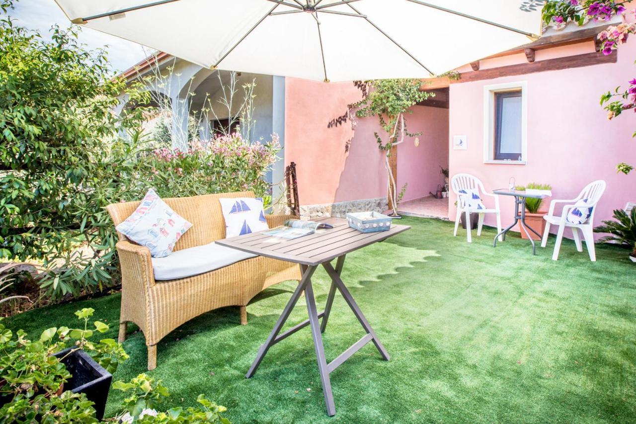 B&B La Vela Chia Buitenkant foto