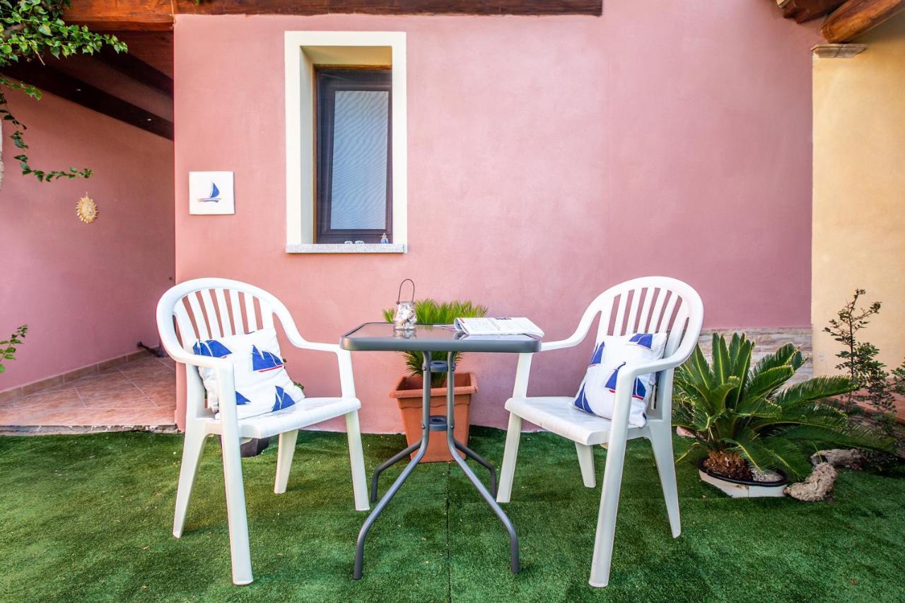 B&B La Vela Chia Buitenkant foto