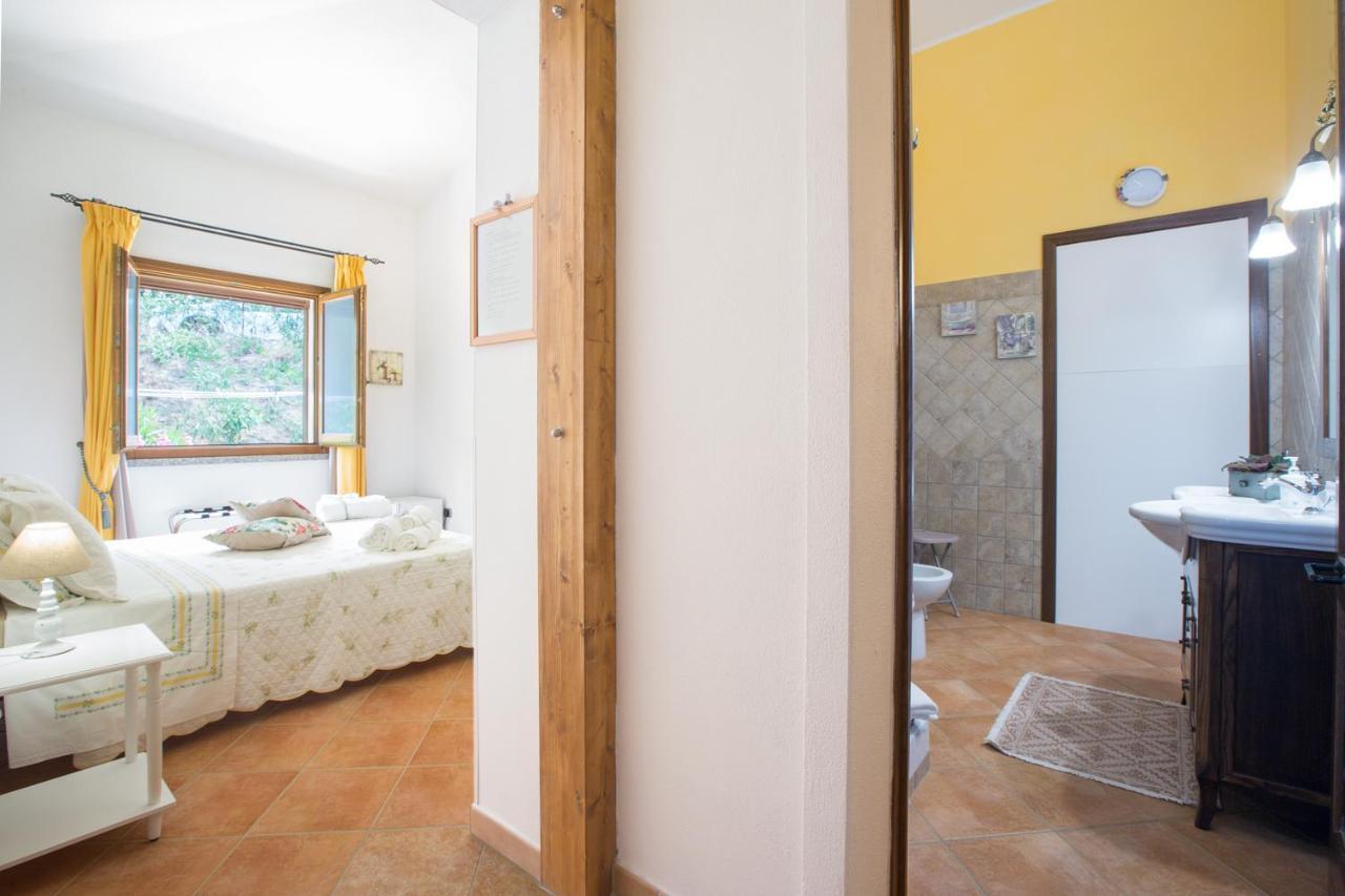 B&B La Vela Chia Buitenkant foto